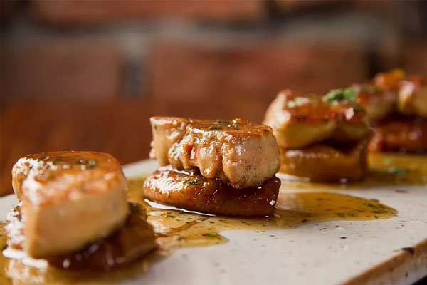 藍(lán)莓鵝肝加海參讓你有不一樣的感受