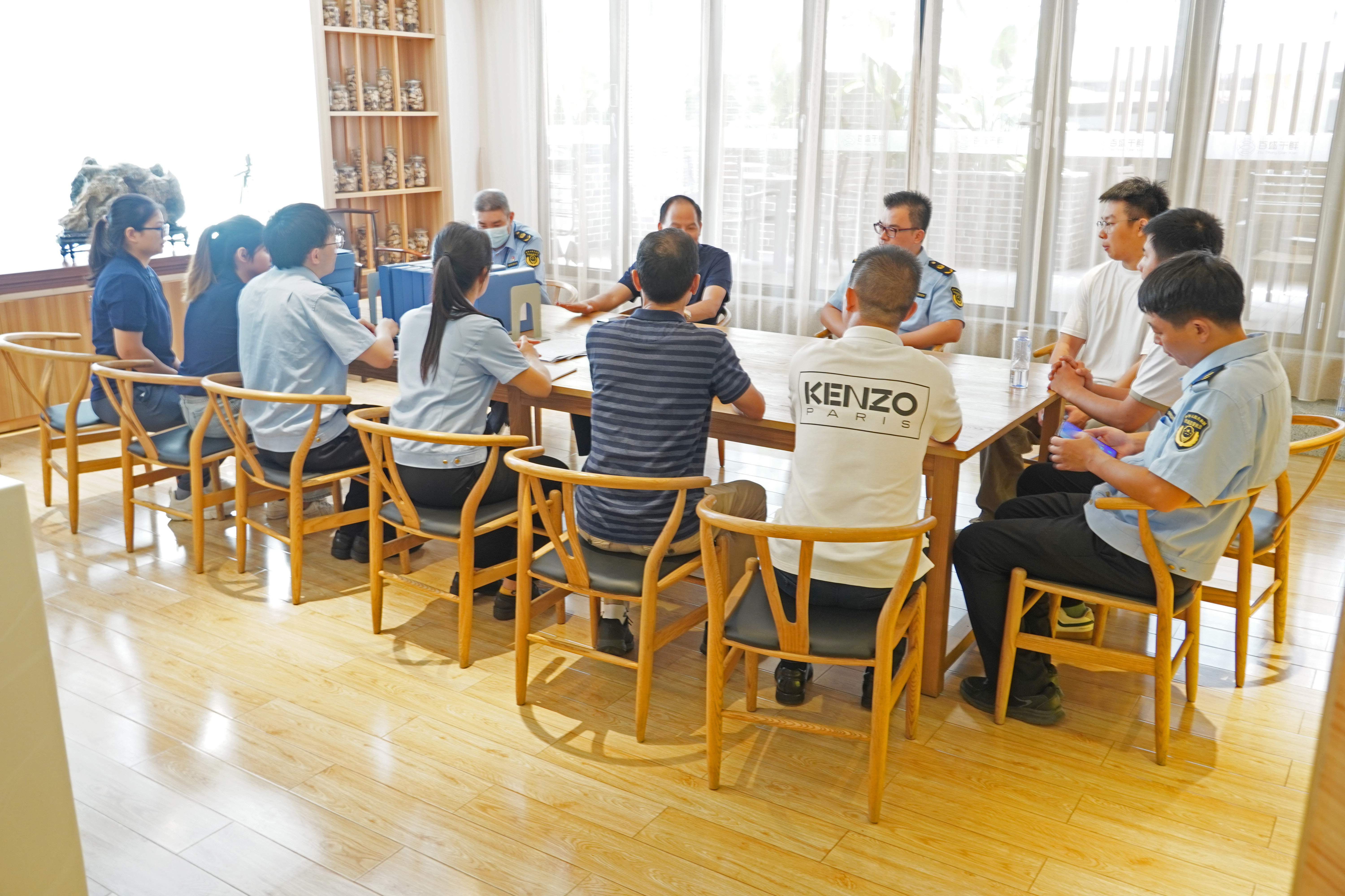 【首家接受直播考察】食品藥品監(jiān)督管理局蒞臨百盛千鮮，獲高度評價！